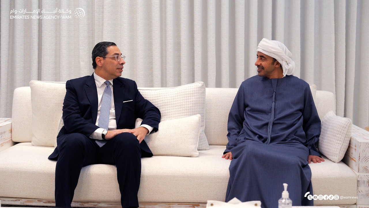 عبدالله بن زايد يستقبل وزير خارجية قبرص