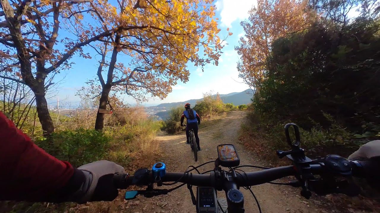 Spotorno mountain biking - Whizzing on dirt roads