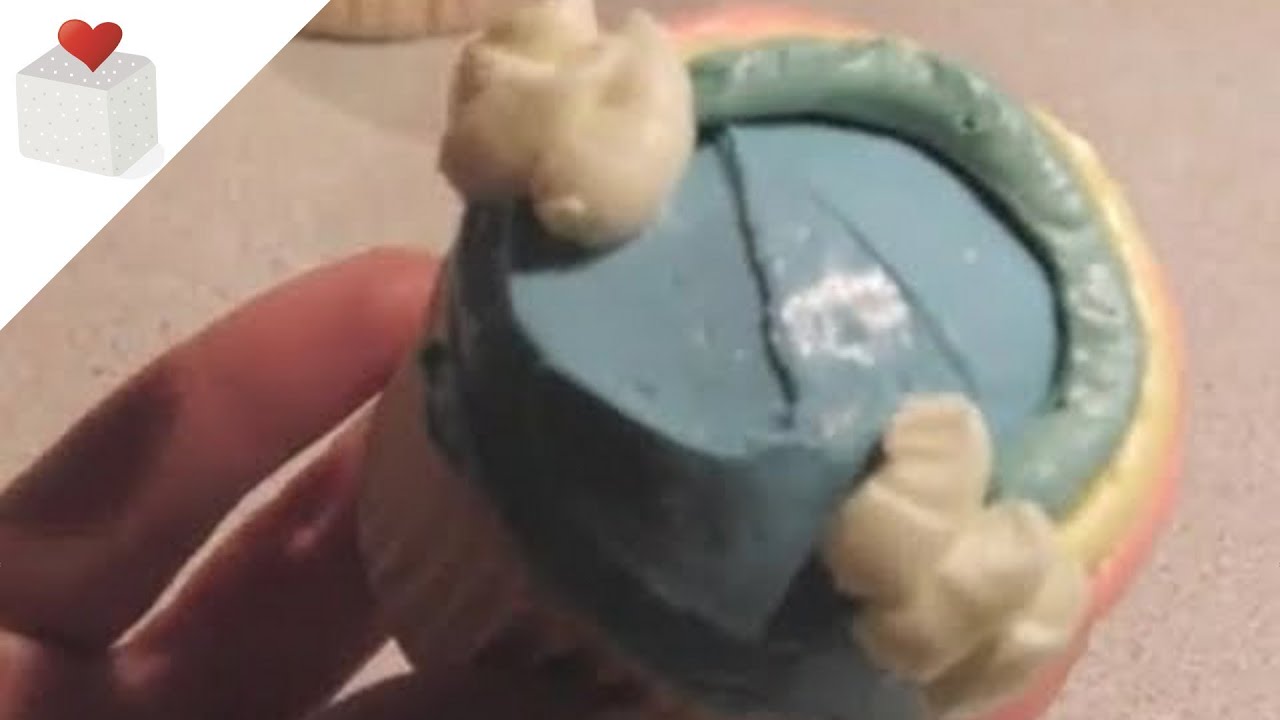 Cómo hacer unas Cupcakes decoradas con un Arco Iris | Recetas para Cupcakes por Azúcar con Amor