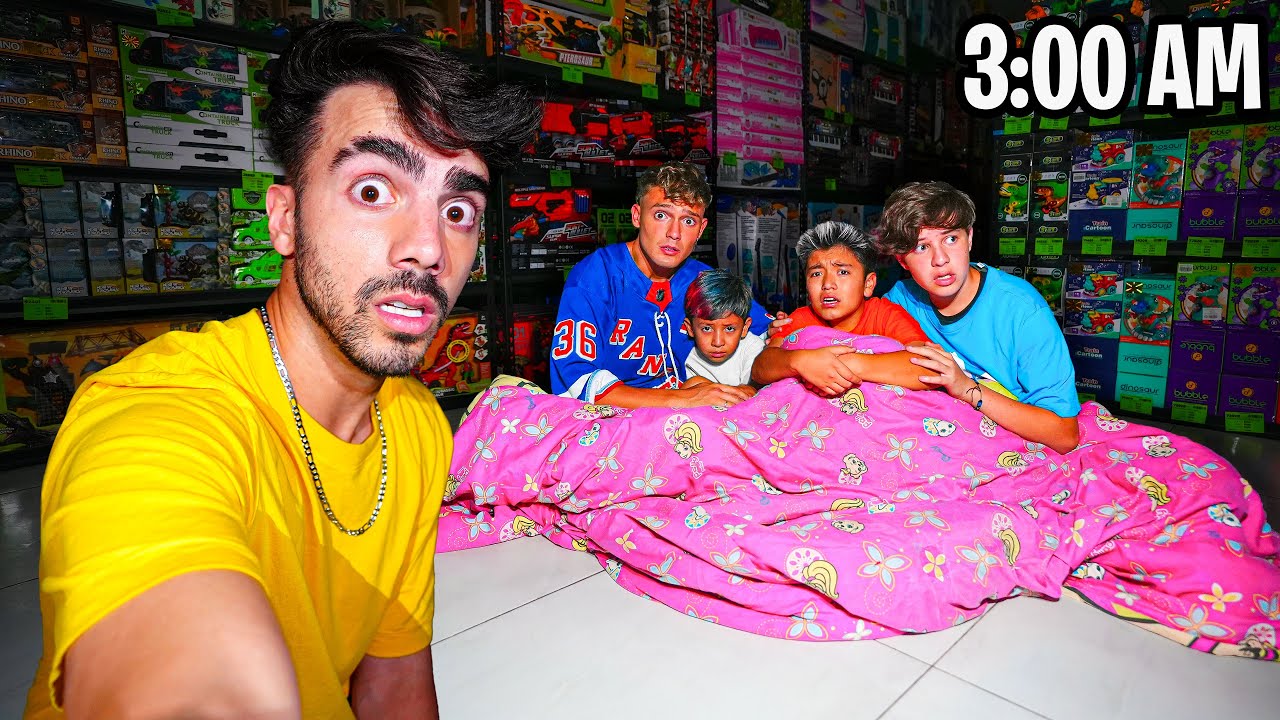 PASAMOS UNA NOCHE EN UNA JUGUETERIA