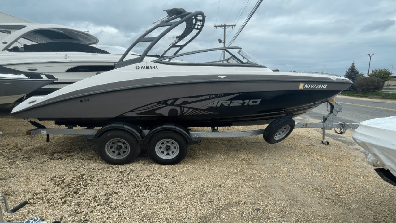 2022 Yamaha 210 AR For Sale at MarineMax Brick, NJ