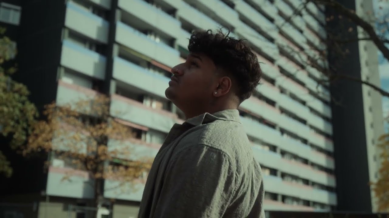 Omilac - Hold up (Official Music Video)