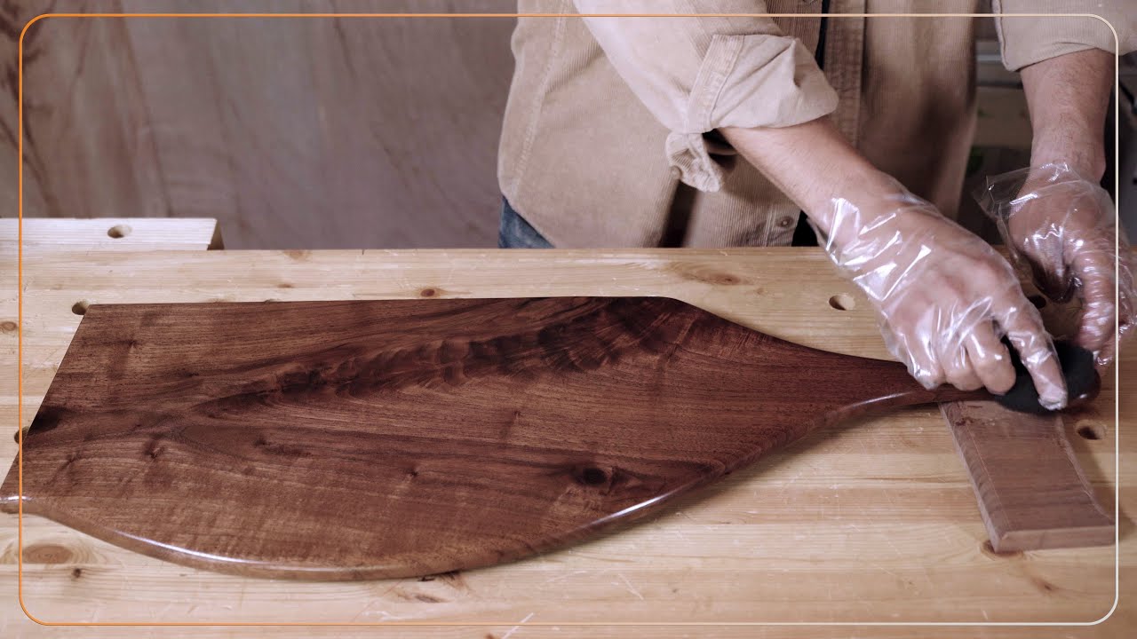 Wooden chopping board with fantastic pattern!