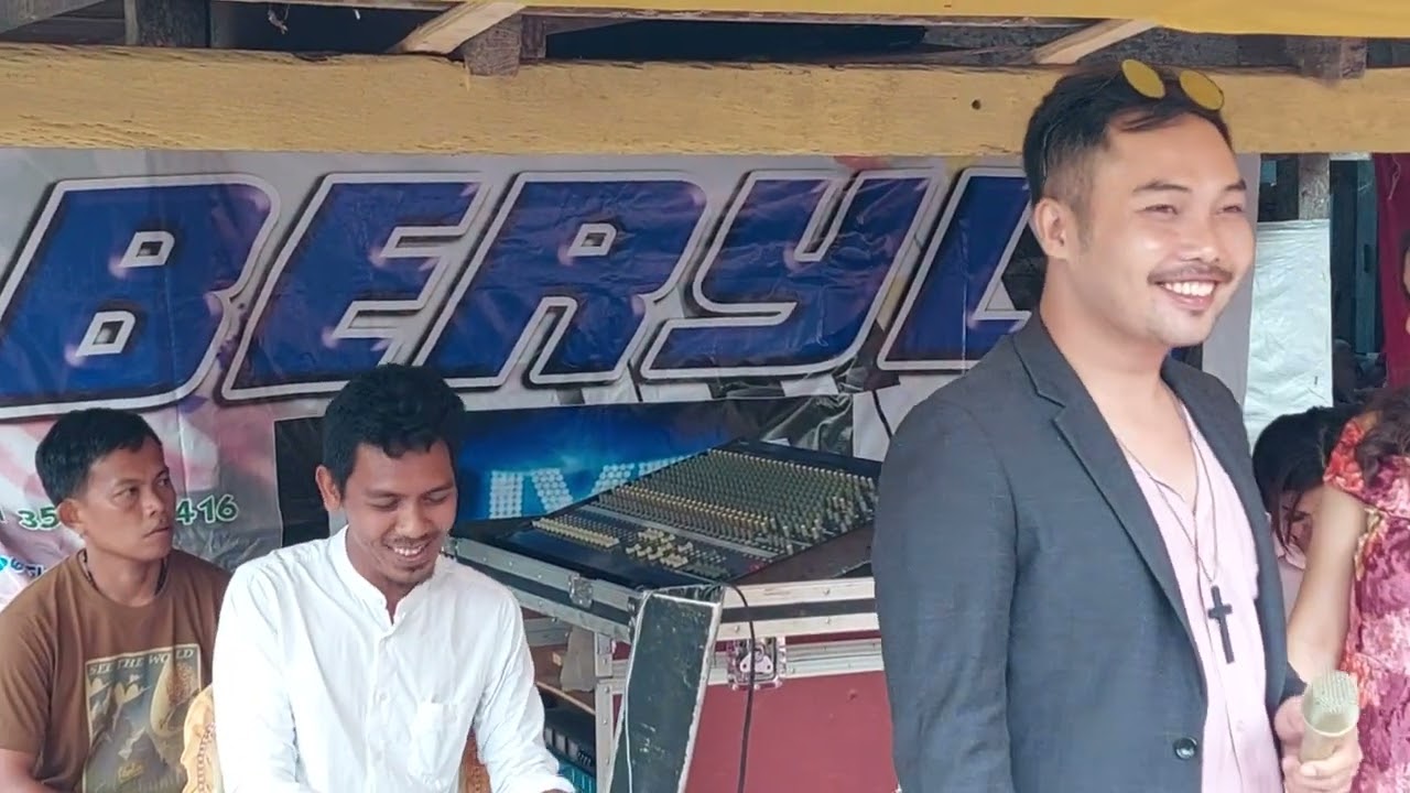 MAMALI' TONGANNA' Voc. Raya ft Ayu