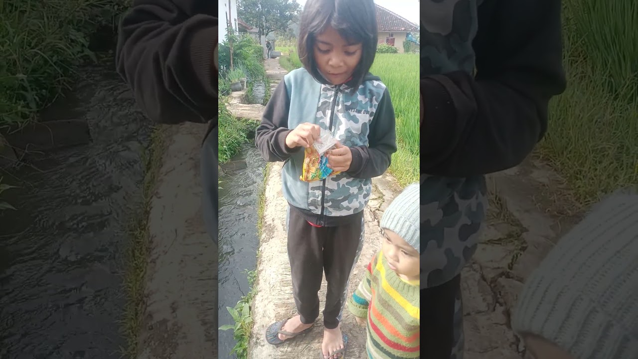 wah nonong dapat hadiah dari chiki 