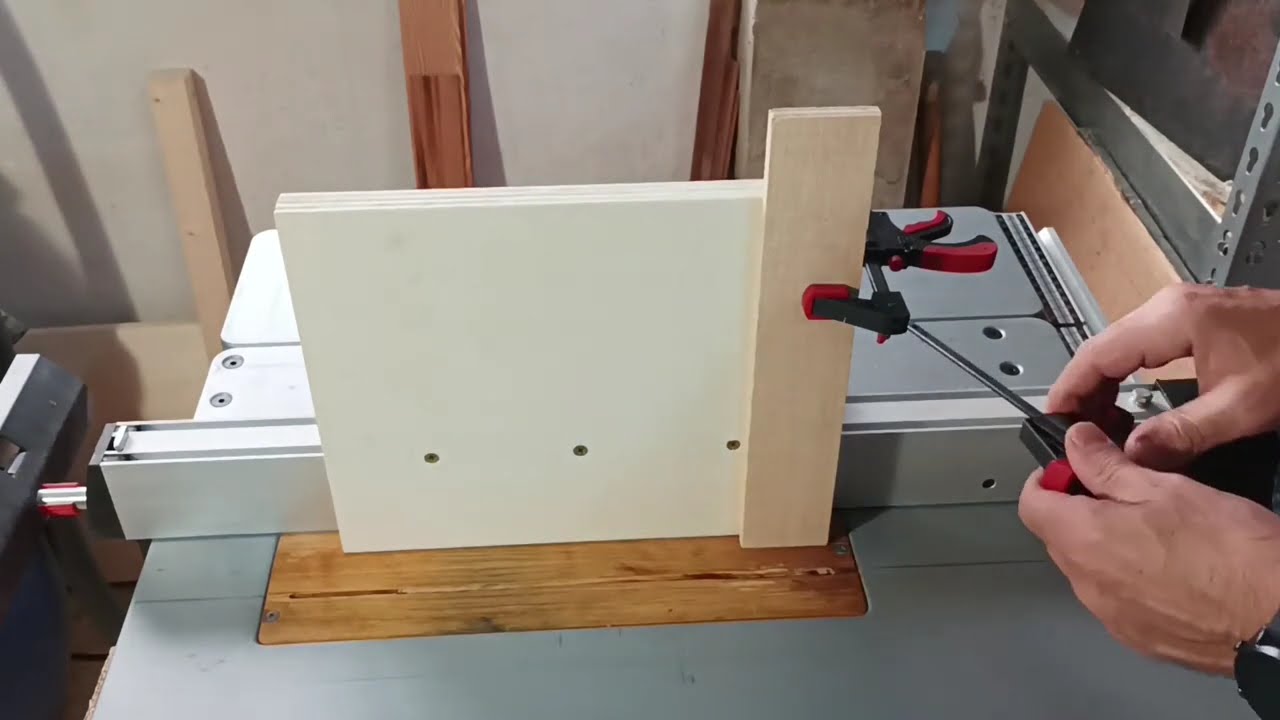 Guía Vertical para sierra de mesa. Perfect Tenons with Vertical Table Saw Jig