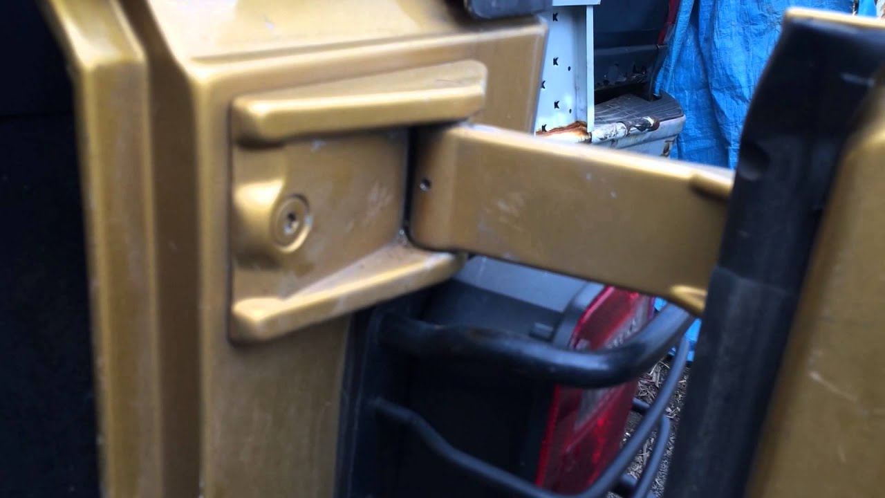 Jeep Wrangler tailgate seized hinge fix