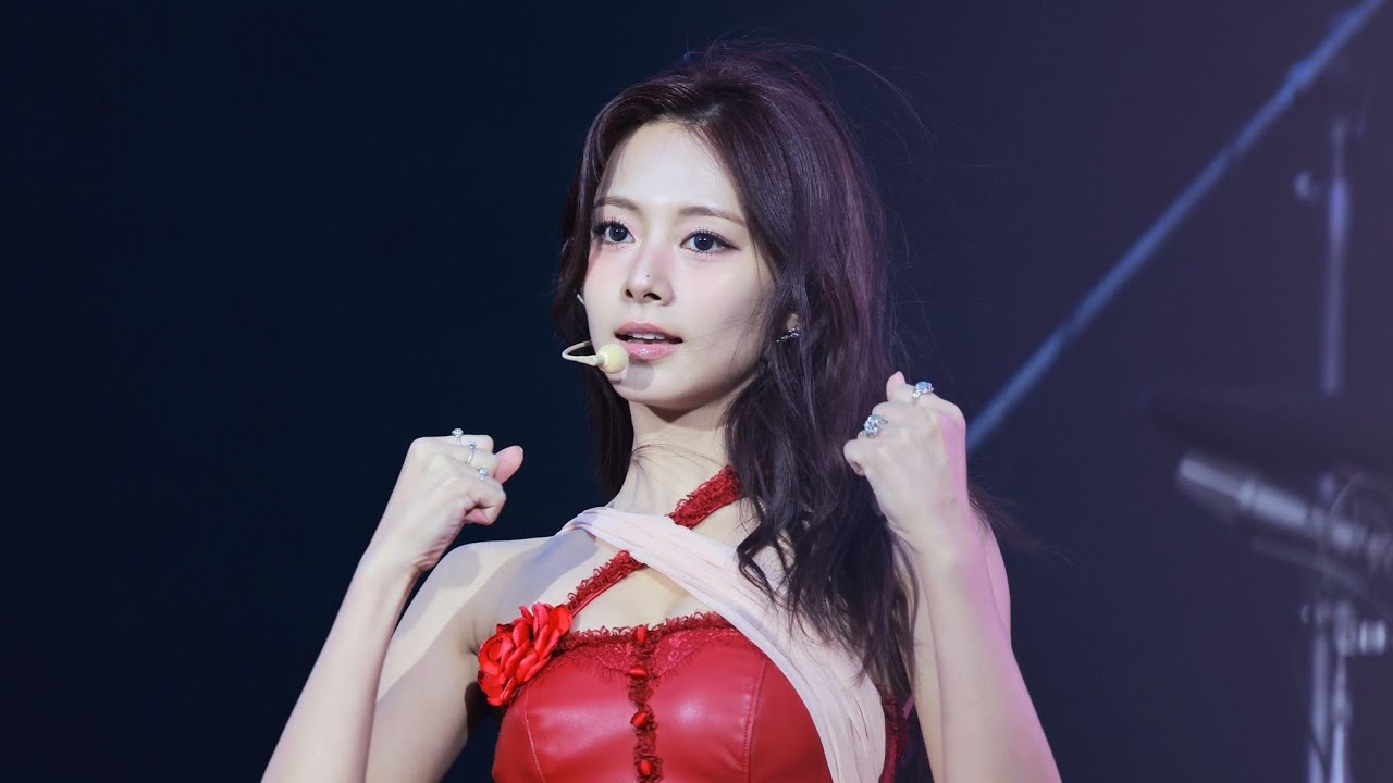 250424 Twice - What is love @ Coldplay concert