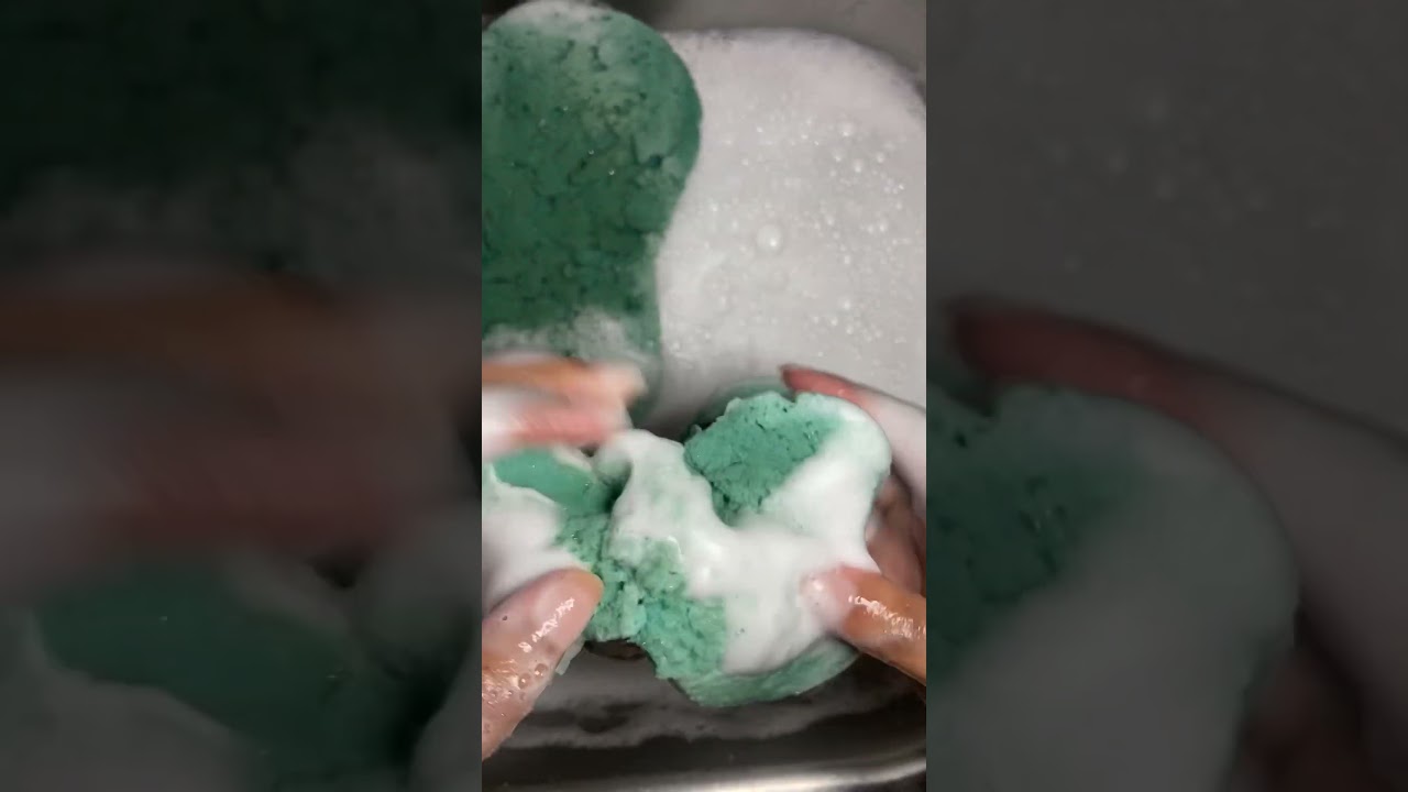 #bubbles #asmr #asmrsqueeze #detergent #asmrsoap #asmrsponge #comet #rinse #spongeasmr #squeeze