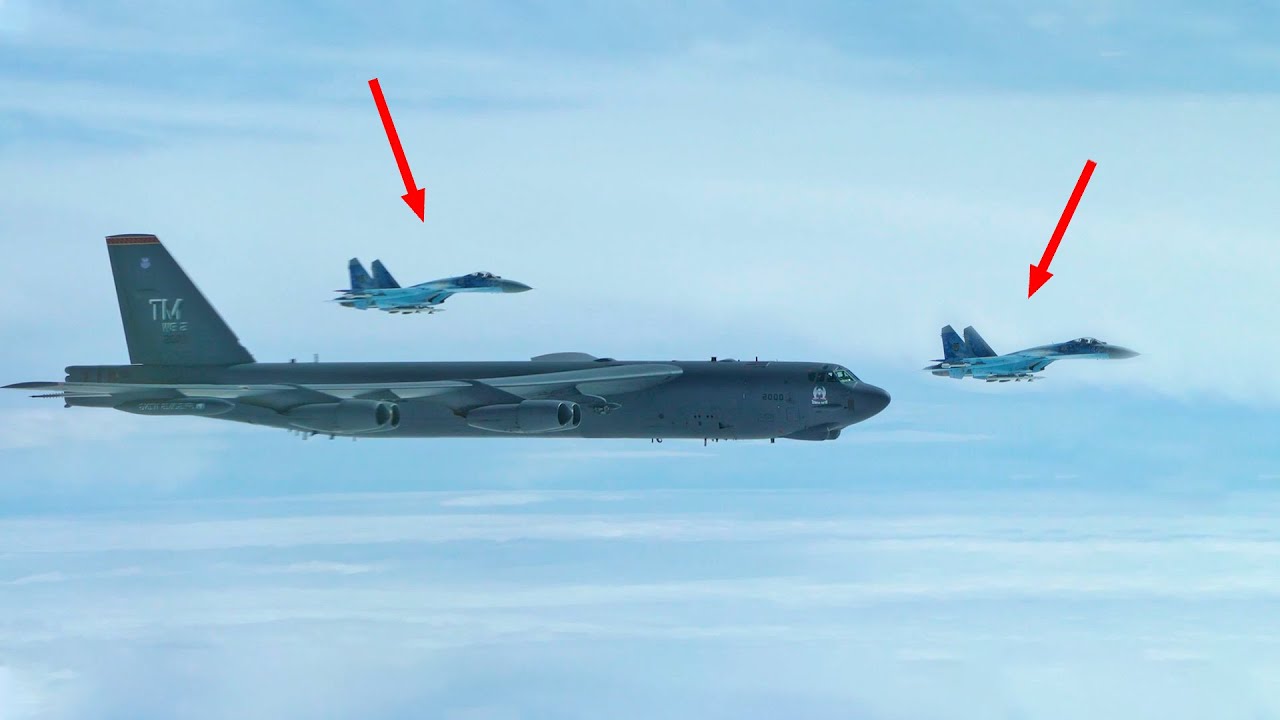 Russian SU-27 Intercepts US B-52 Bomber Over Black Sea