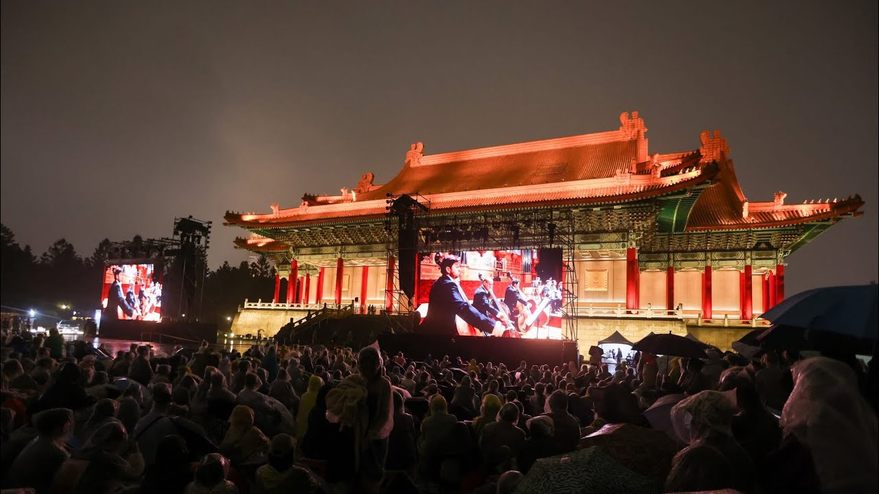 2025柏林愛樂在台北🎶#berlinerphilharmoniker 國家音樂廳 戶外轉播現場☔️雨中的奇妙體驗😄 2025.11.13 conductor: Kirill Petrenko 