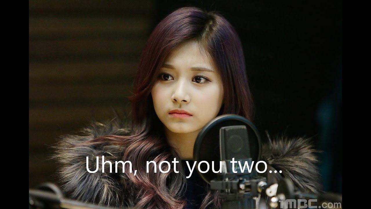 [트와이스 쯔위] Twice Tzuyu Lovely Stares Except For??  (ft very gay Motzu)