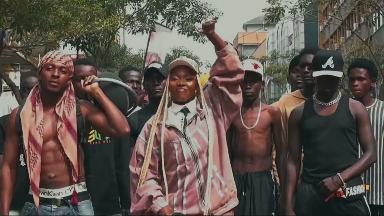 KAROLE KASITA - DAT GUY FIRST VISUALIZER (Street version)