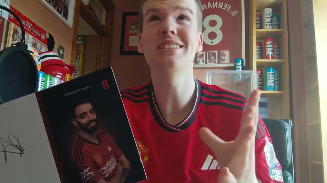 When I got hand signed photos 24/24 photos from Manchester United football club part 2