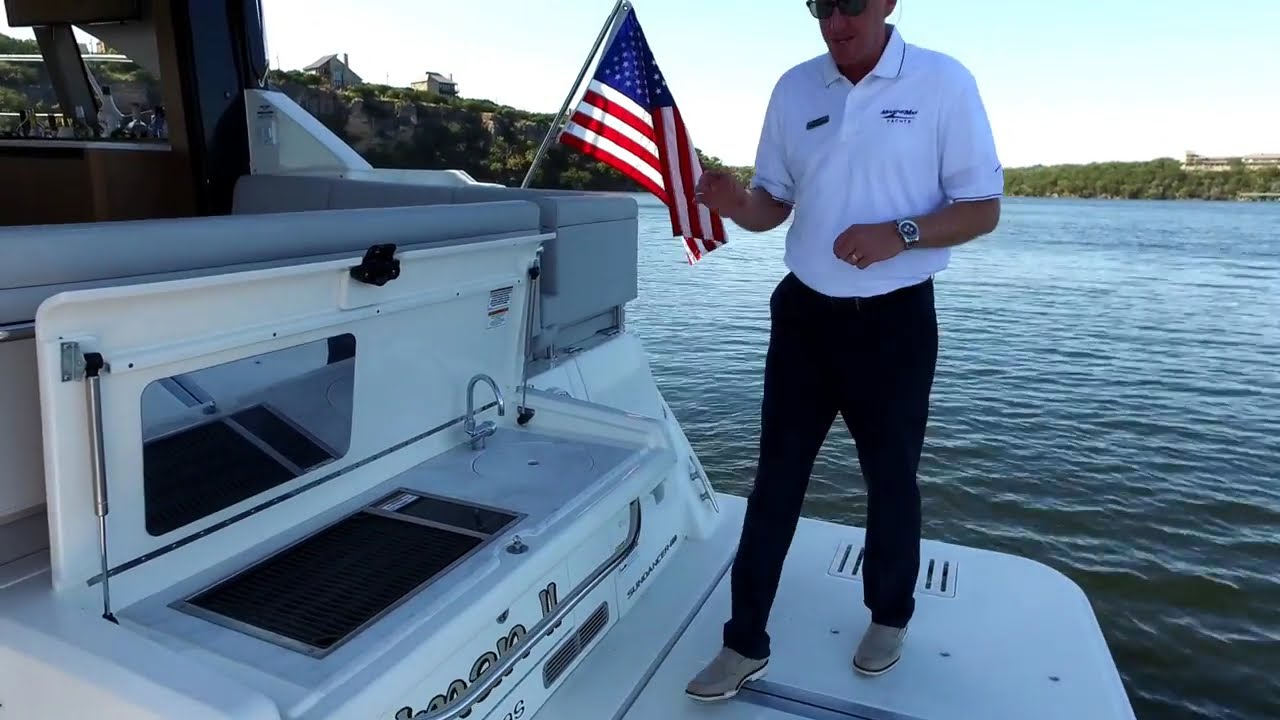 2017 Sea Ray 460 Sundancer for Sale at the MarineMax Dallas Yacht Center
