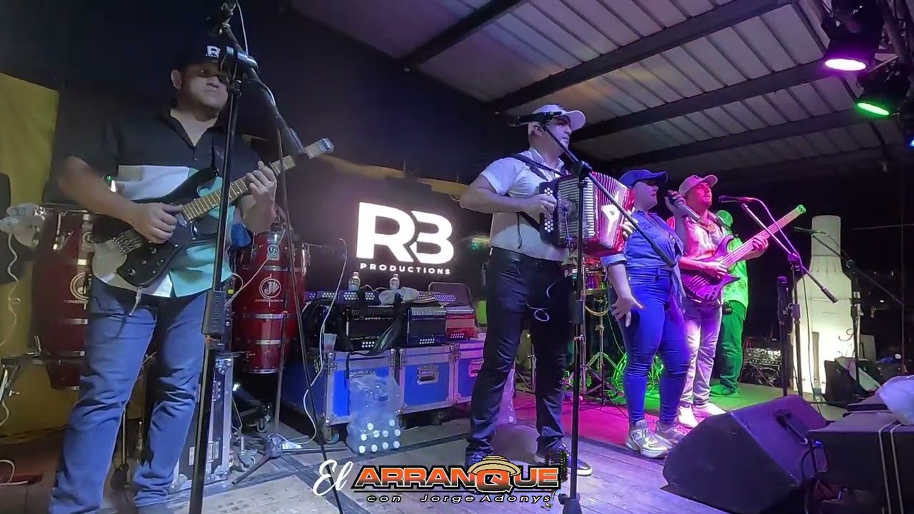 LA TRABA TRABA  - JHONATHAN CHAVEZ EN VIVO