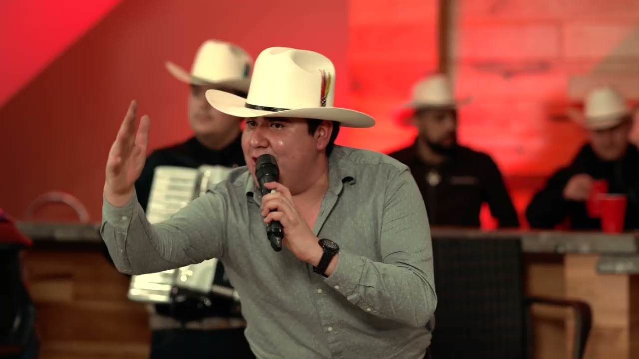 Filo del Machete - Diego Y Su Plebada (EN VIVO)