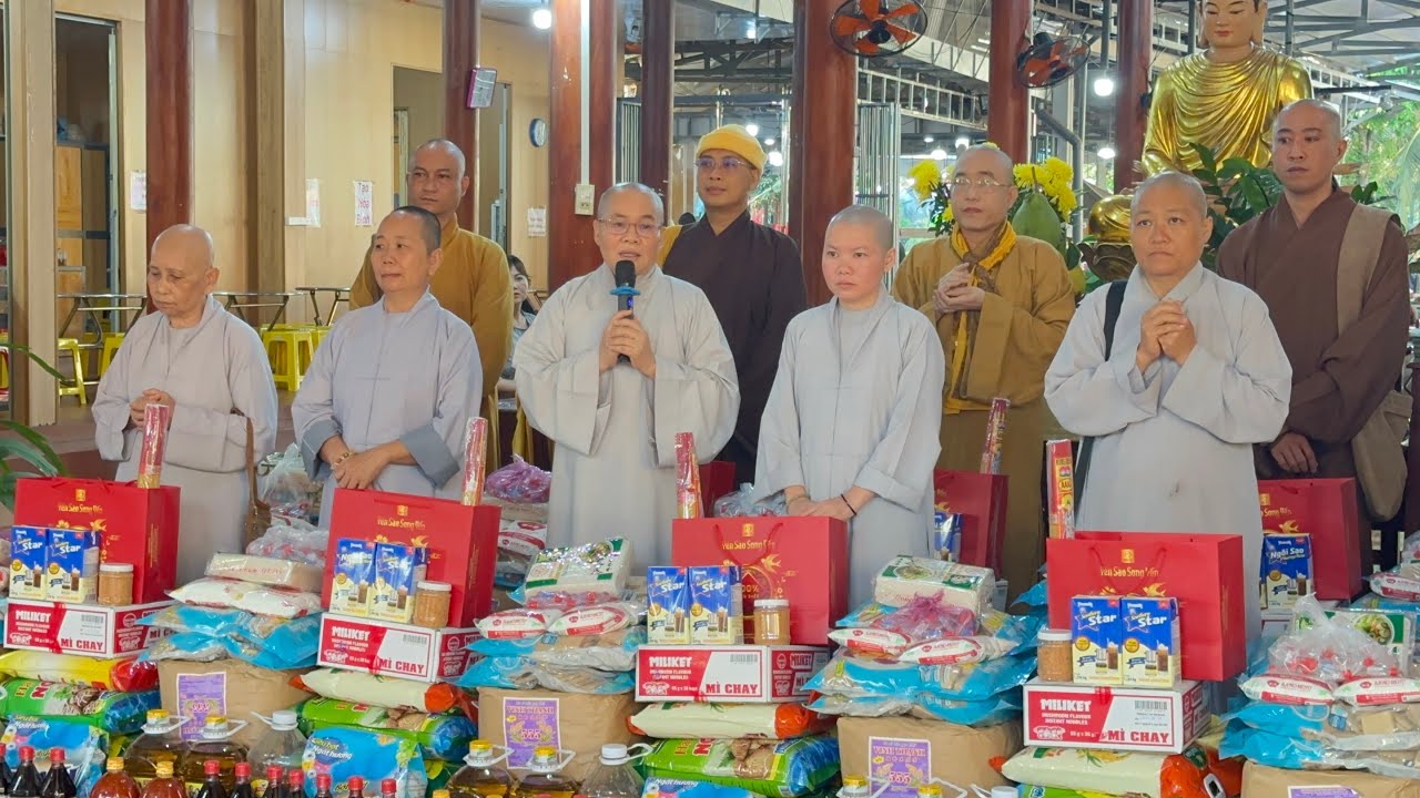 Lan Tỏa Tình Người Mùa Xuân | Quà Tết Gửi Chư Tôn Đức Vùng Sâu – Chùa Giác Hoa