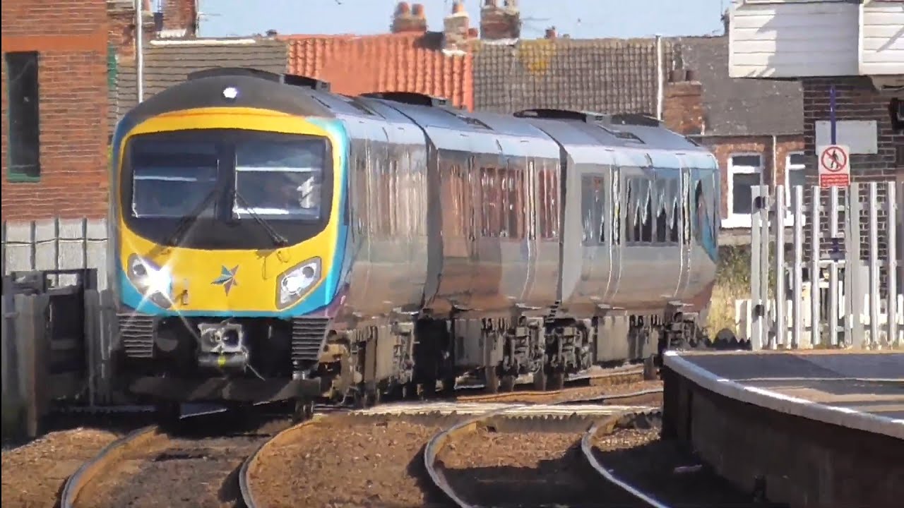 Trains at Redcar Central (14/09/22)