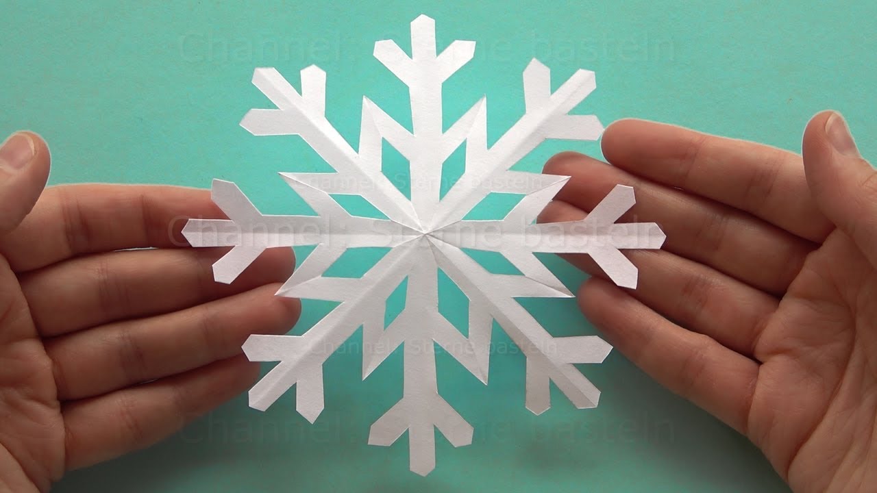 Schneeflocken basteln: Einfache Weihnachtsdeko basteln. Deko basteln f&uuml;r Weihnachten