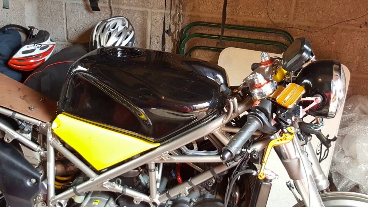 Ducati cafe racer project. Fitting a 1098 engine in a 748 frame!