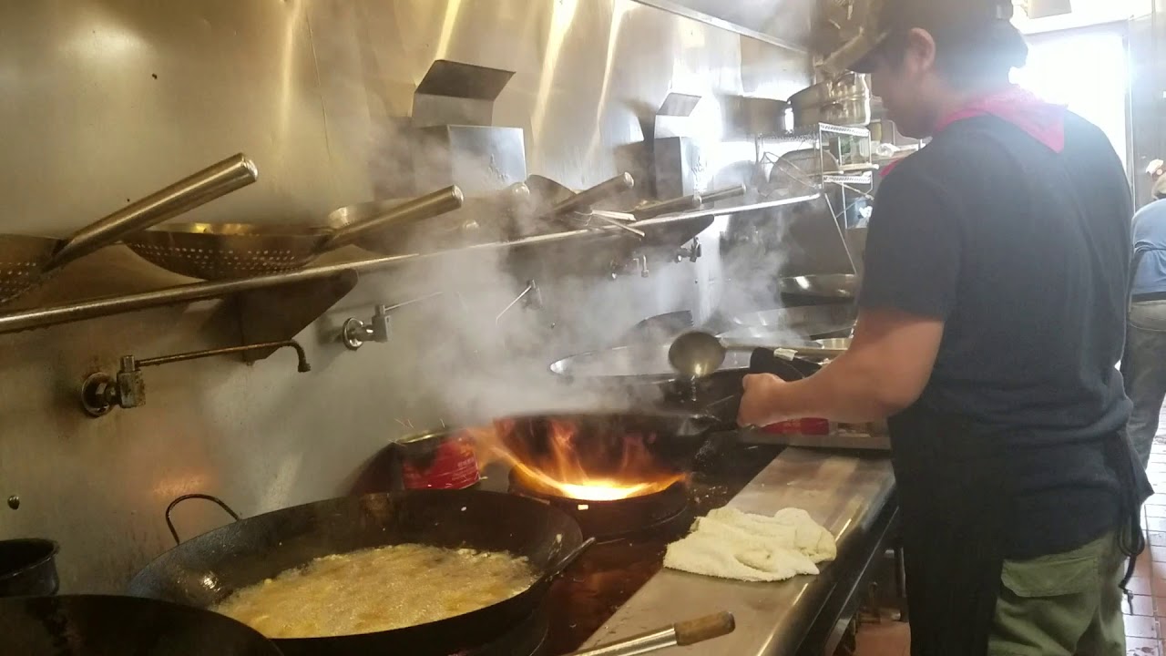 Asi se cocina en Buffet China.