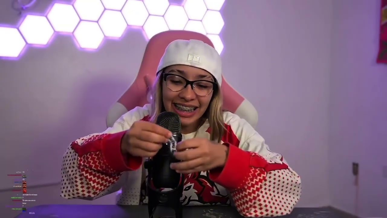 ASMR Recopilación de Mouth Sounds de @AlondrissaOfficial 