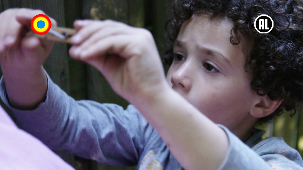Jules bouwt een hut | Dit ben ik! | Kindertijd KRO-NCRV