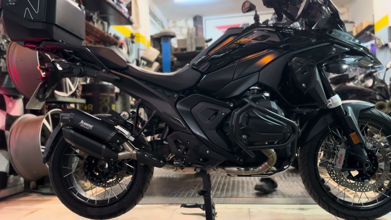 2025 BMW GS 1300 complete Akrapovic titanium !