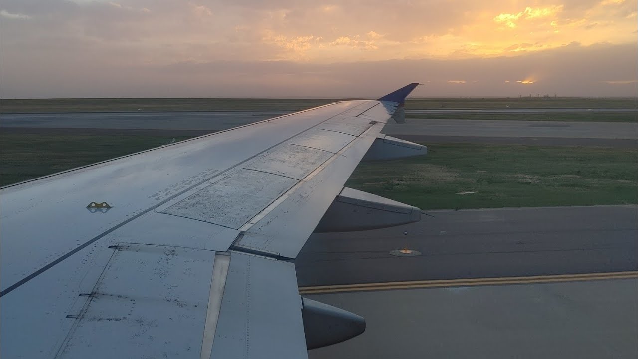 {4K} [FULL FLIGHT] Phoenix (PHX) - Denver (DEN) — United Airlines — Airbus A320-232 — N453UA