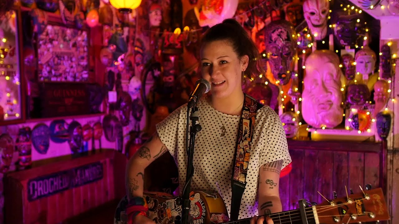 Míde Houlihan - Live at DeBarras