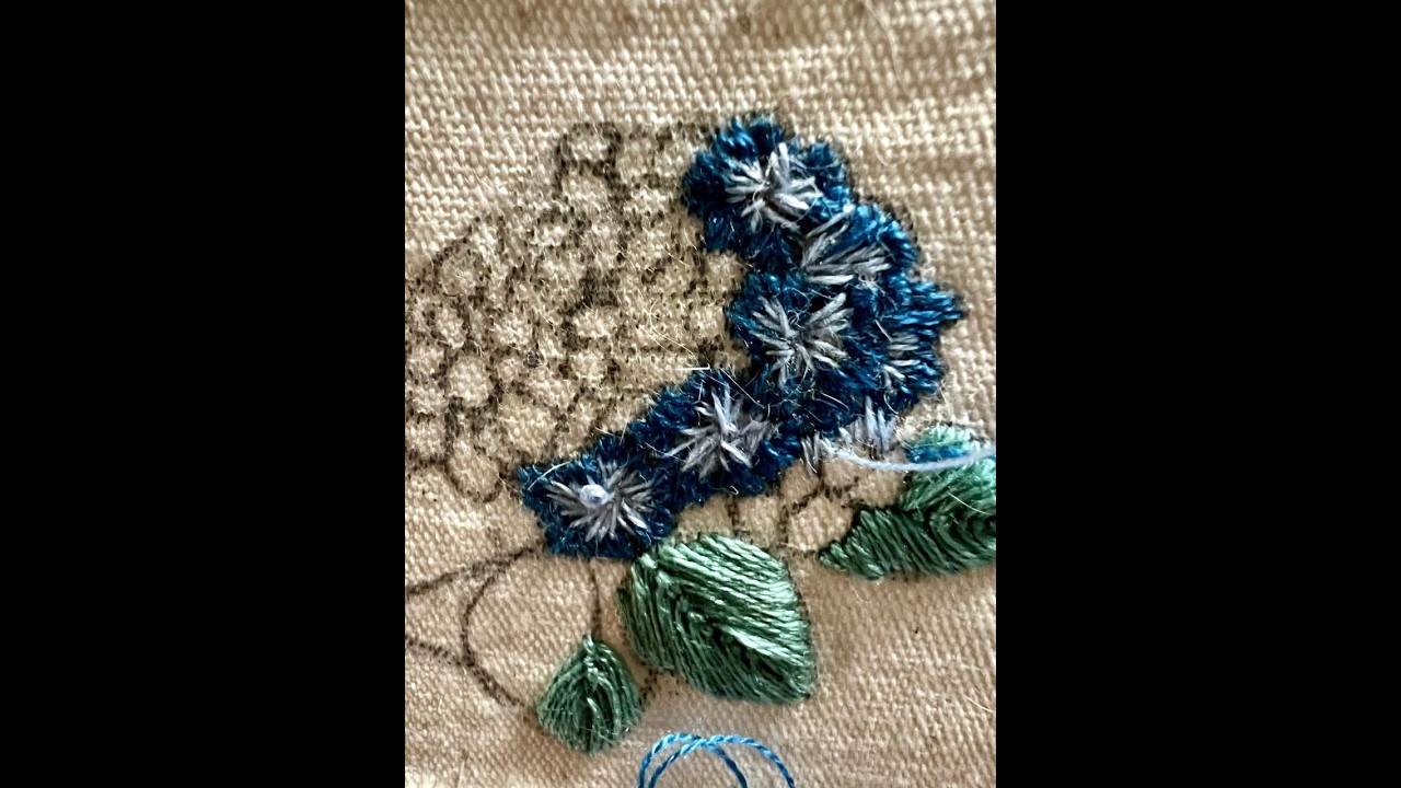 🧵 Opción 1 – Bordado para flor hortensia 🌸