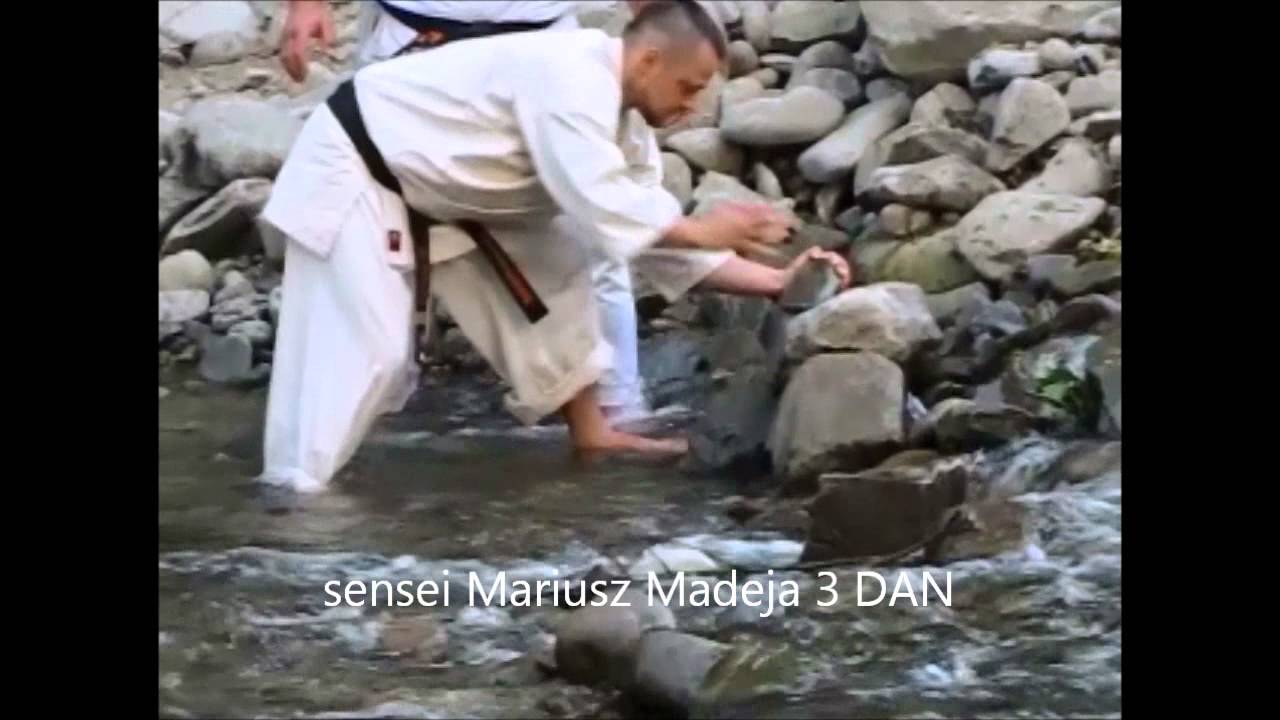 sensei Mariusz Madeja rozbijanie kamieni