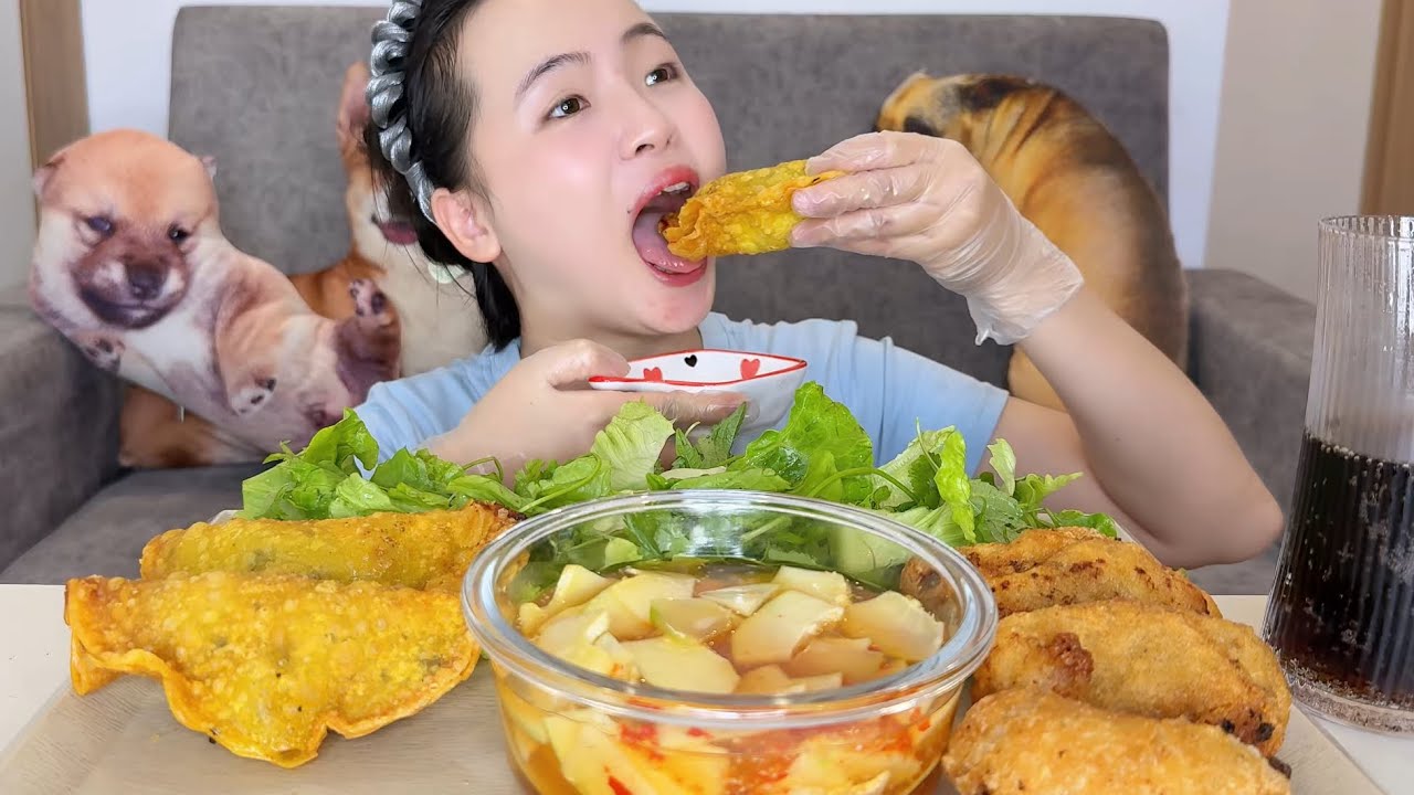 Mukbang B&aacute;nh Gối, B&aacute;nh R&aacute;n Mặn Gi&ograve;n Tan-B&eacute;o Ngậy