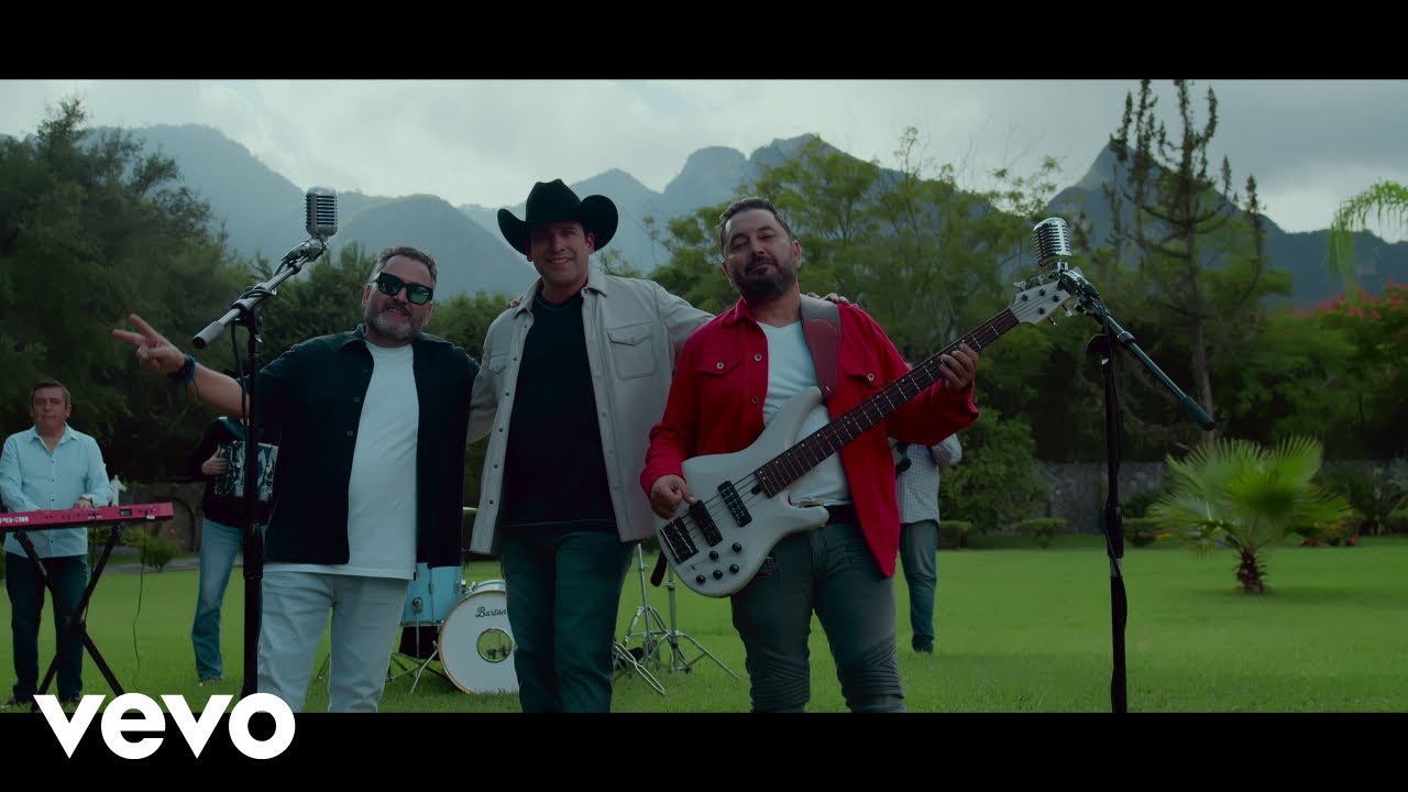 Alberto Y Roberto, Bobby Pulido - Se Ve Linda