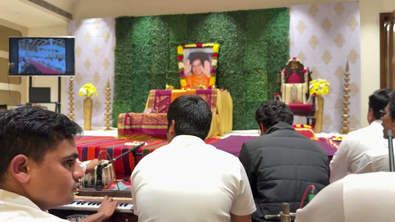  Karuna Nidhey Bhagawan || Sathyasai Bhajan