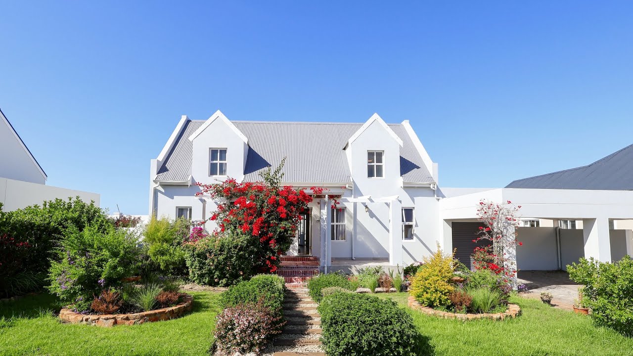 Beautiful Family Home in Mariners Village | Hermanus
