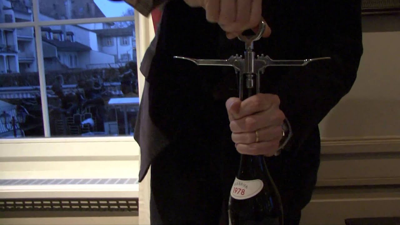 Comment ouvrir un vin ancien