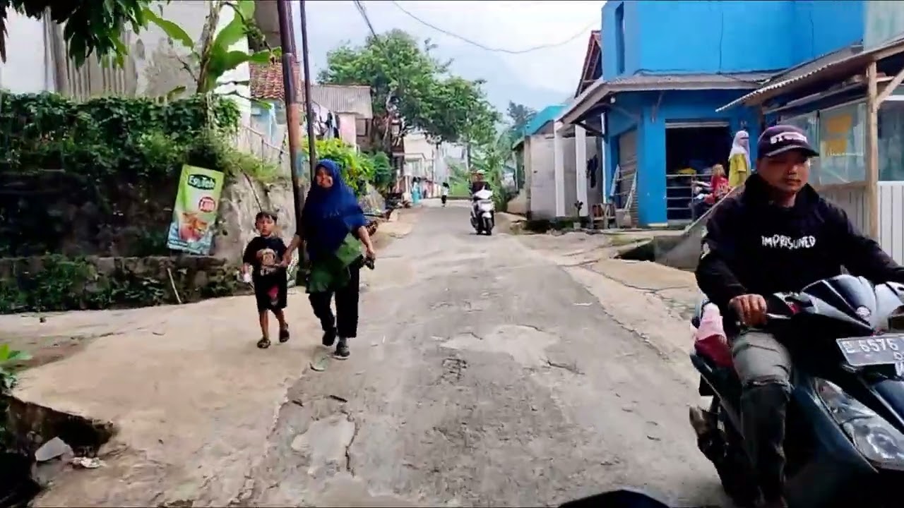 Jalan Menuju Objek Wisata Batu Kuda Gunung Manglayang via Cibiru Wetan