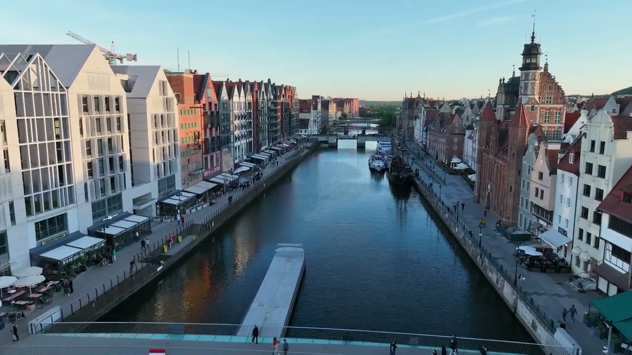 Gdańsk - Motława - Stare Miasto - Wyspa Spichrzów - Marina Gdańsk - Przelot dronem - 4K