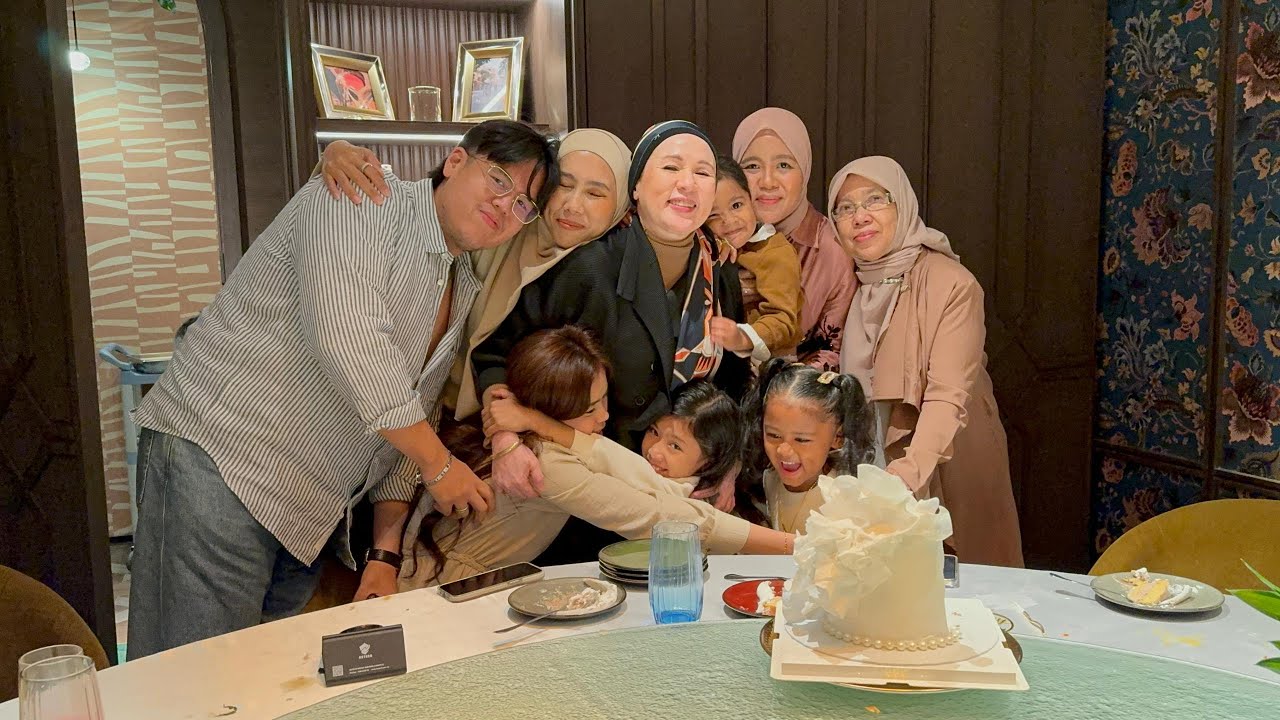 Mamasue Turns 49!