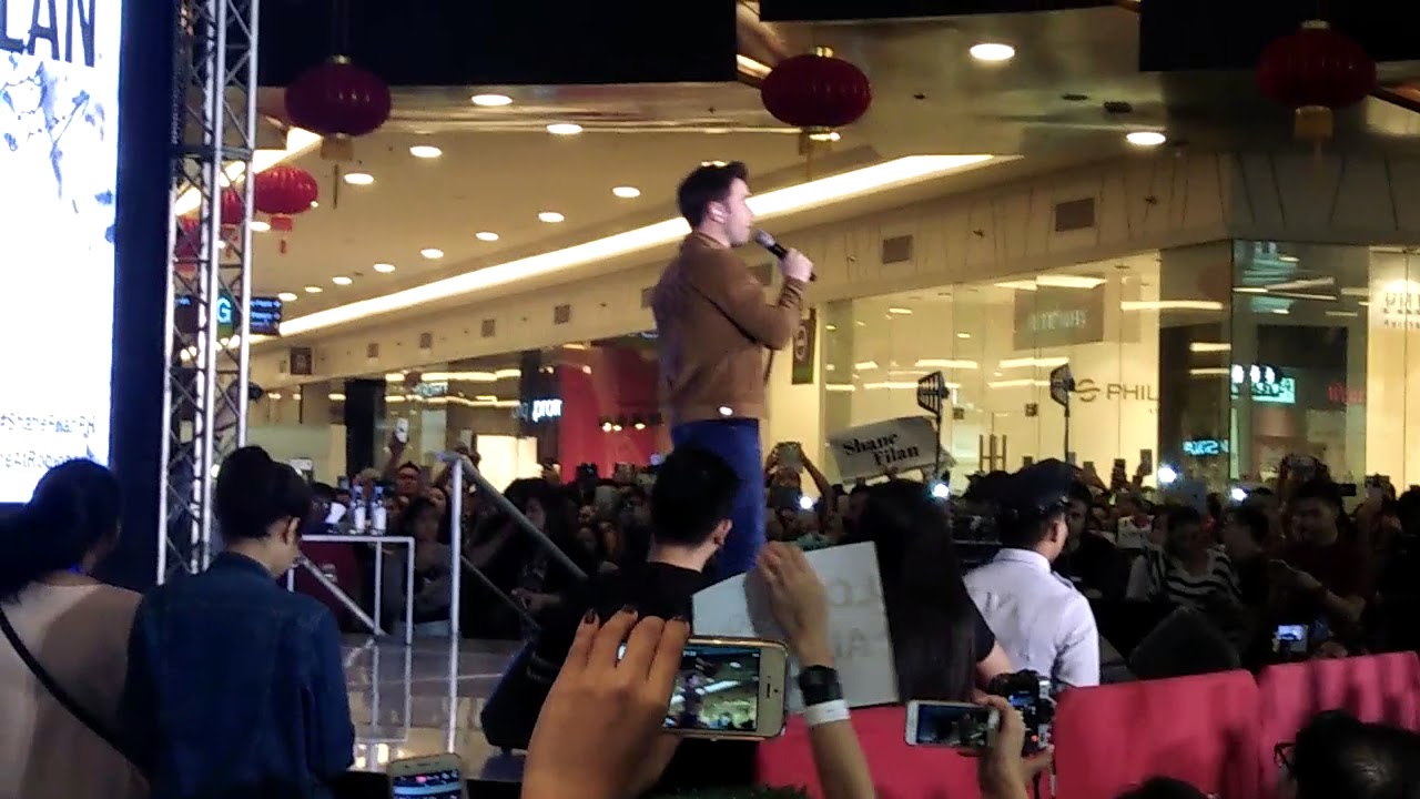 Shane Filan at Robinsons Magnolia