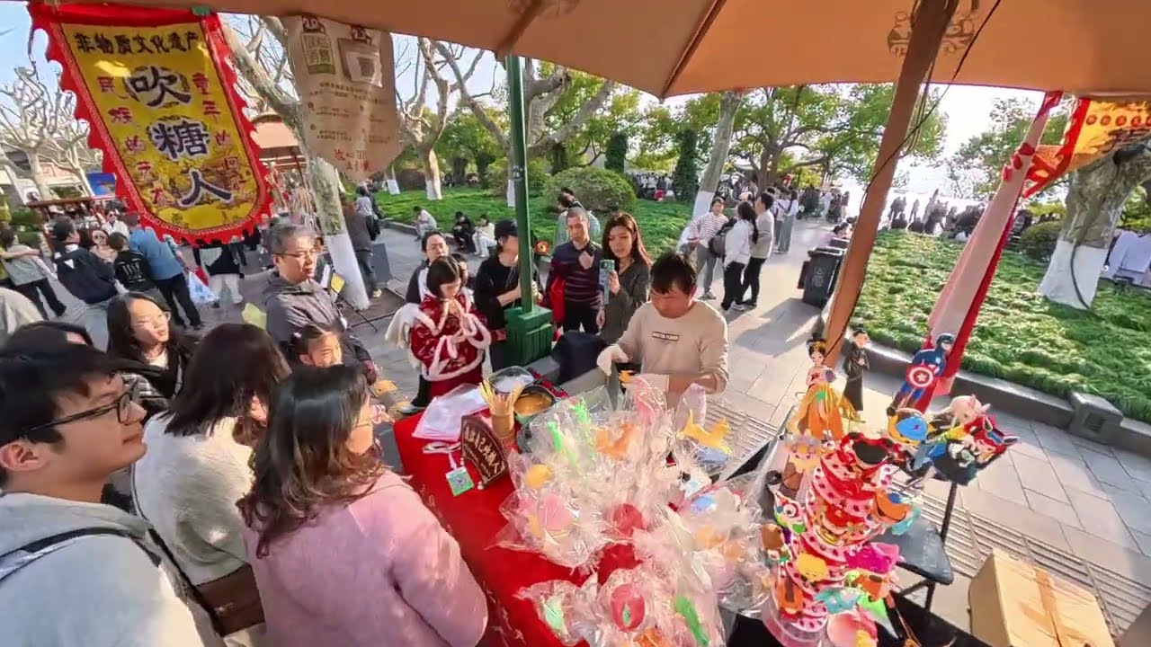 Strolling by West Lake: Discovering China’s Peaceful Side