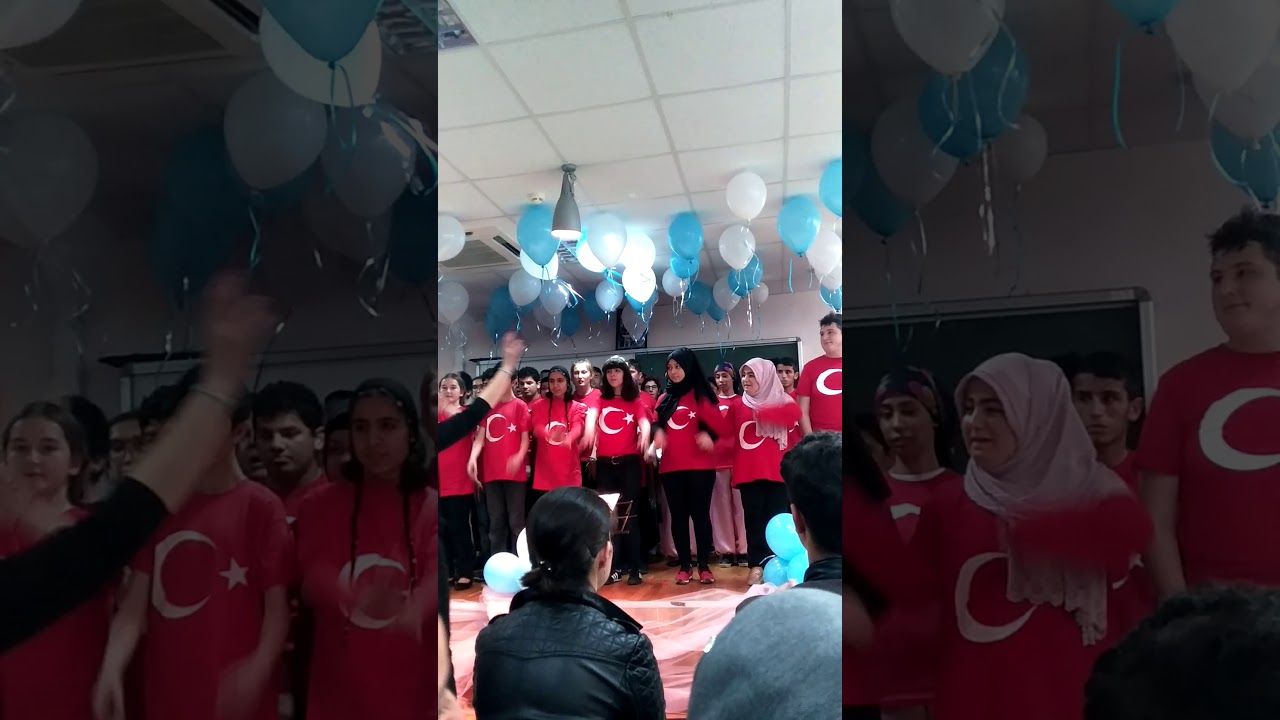 Çimento Meslek Lisesi 10 sınıf var ve 11 sınıflar Atatürk çocukları gösterisi