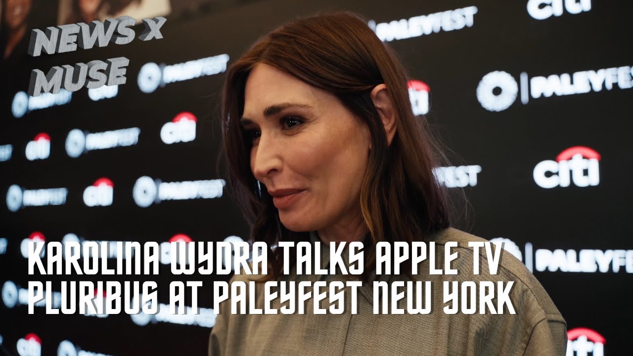Каролина Выдра рассказывает об Apple TV PLURIBUS на фестивале PaleyFest в Нью-Йорке