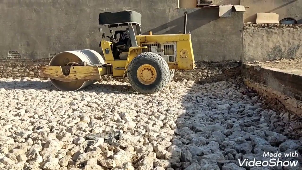 حفر الأساس واضافة الجلمود والسبيس والأساس الشريطي والصب المركزي خرسانه في السماوة