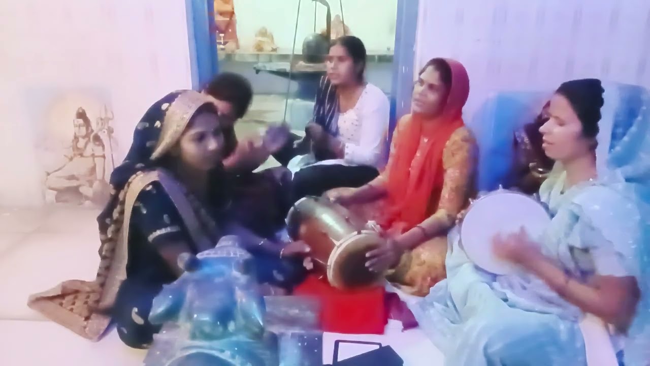 होली खेले रघुवीरा अवध में होली खेले रघुवीरा