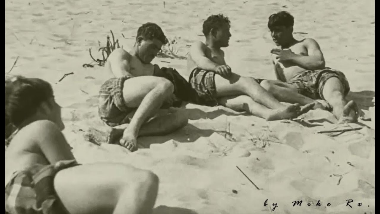 ▶︎ Guys enjoying beach in 1930 || Two Trucks ♫
