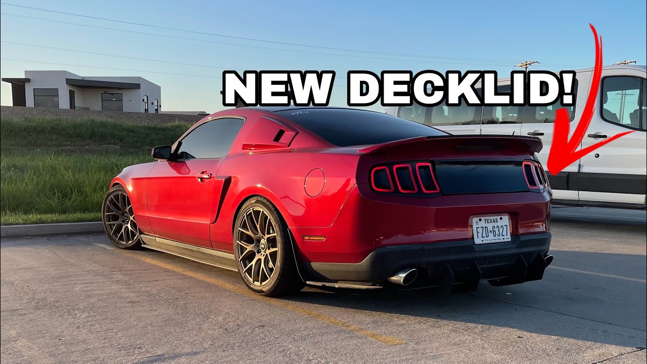Smooth Black Decklid Install On My Mustang!! Better Than RTR!!