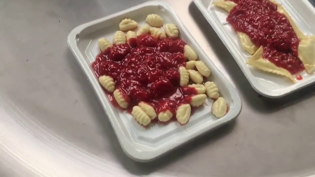 Paxon Packaging skin-pack trays of ready meals (pasta with sauce)